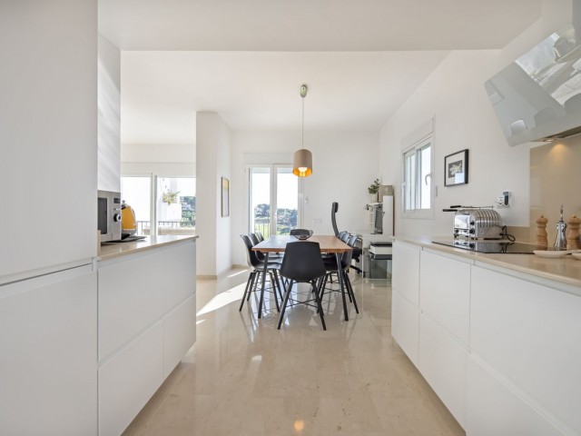 4 Schlafzimmer Reihenhaus in Nueva Andalucía