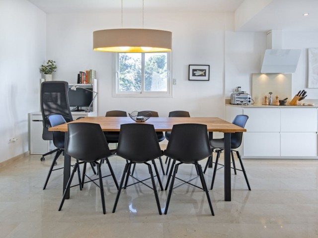 4 Schlafzimmer Reihenhaus in Nueva Andalucía