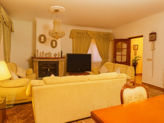 3 Bedrooms Villa in Torremolinos