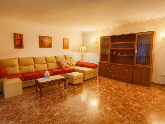 3 Bedrooms Villa in Torremolinos
