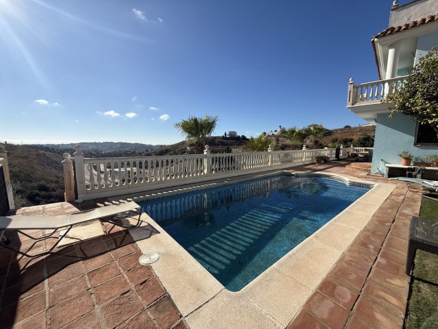 5 Bedrooms Villa in Mijas Golf