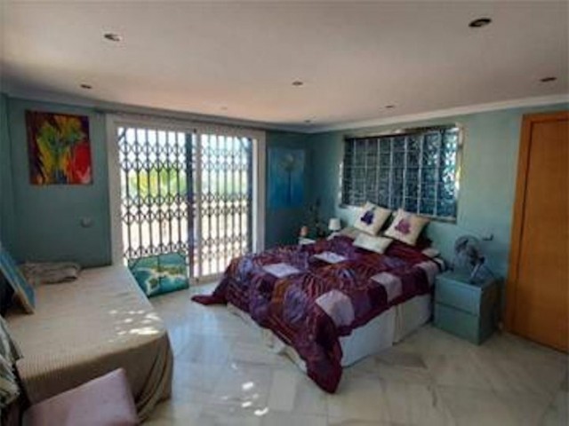 5 Bedrooms Villa in Mijas Golf