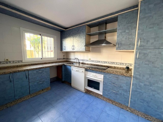 3 Bedrooms Townhouse in Estepona