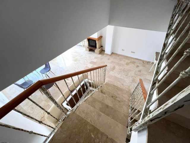 3 Bedrooms Townhouse in Estepona