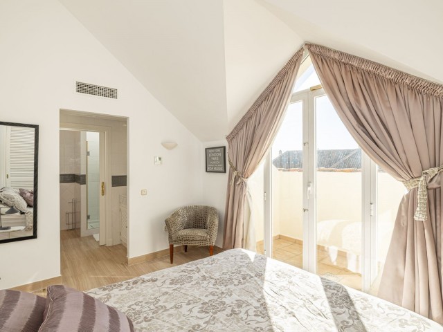 3 Bedrooms Apartment in Elviria