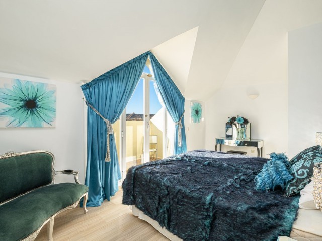 3 Bedrooms Apartment in Elviria