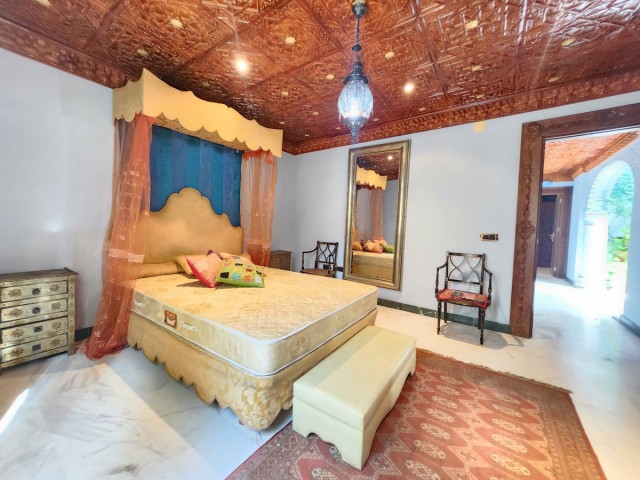 8 Bedrooms Villa in La Cala de Mijas