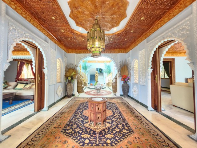 8 Bedrooms Villa in La Cala de Mijas