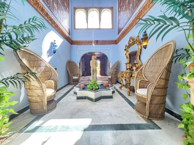 8 Bedrooms Villa in La Cala de Mijas