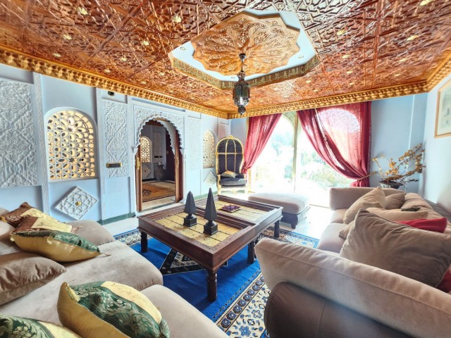 8 Bedrooms Villa in La Cala de Mijas