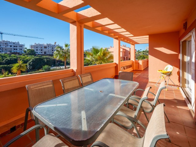 Apartment, El Faro, R5221174