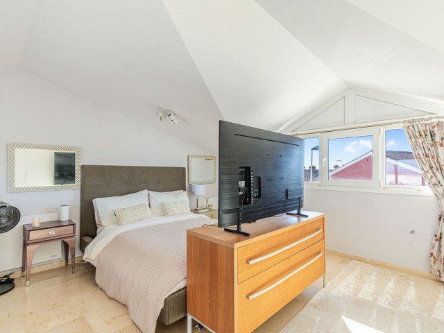 5 Bedrooms Townhouse in Manilva