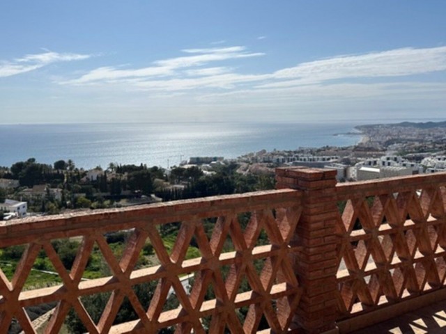 3 Bedrooms Apartment in Fuengirola