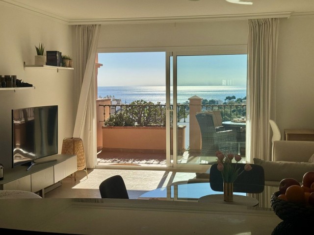 2 Bedrooms Apartment in Torrequebrada