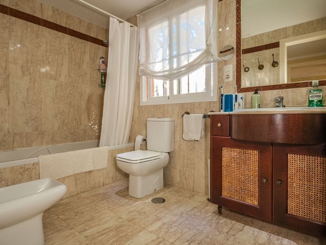 2 Bedrooms Apartment in Elviria