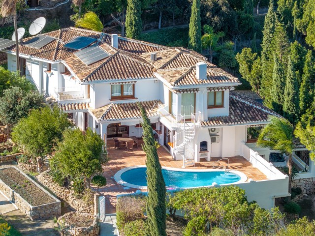 5 Bedrooms Villa in Mijas