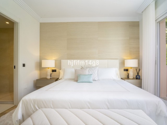 4 Bedrooms Apartment in Nueva Andalucía
