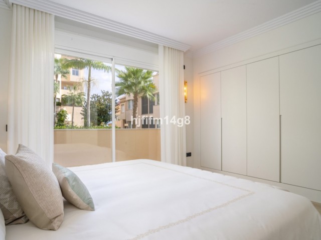 4 Bedrooms Apartment in Nueva Andalucía