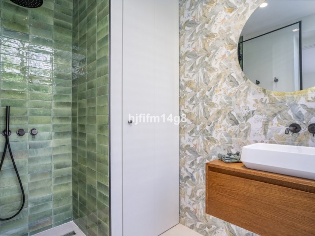 4 Bedrooms Apartment in Nueva Andalucía