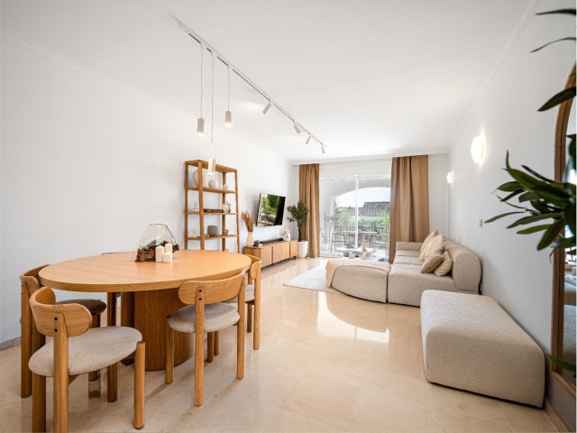 Apartment, La Quinta, R5238241