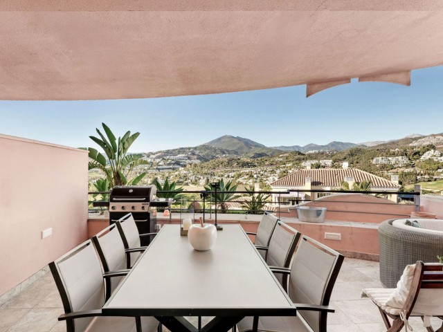 2 Bedrooms Apartment in Nueva Andalucía