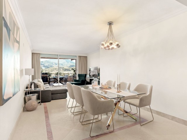 2 Bedrooms Apartment in Nueva Andalucía