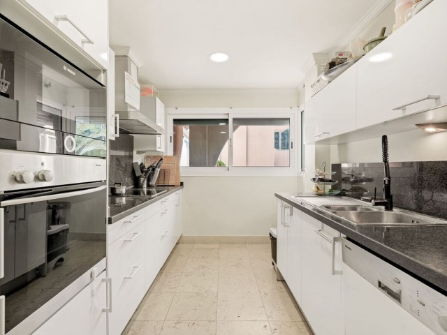 2 Bedrooms Apartment in Nueva Andalucía