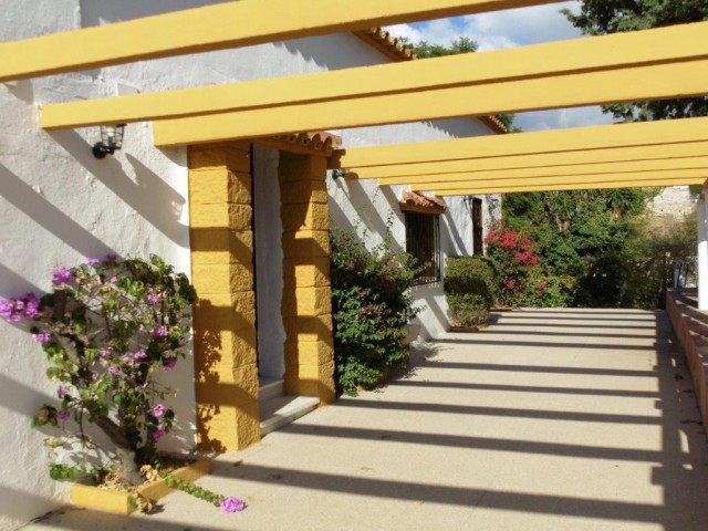 5 Bedrooms Villa in Mijas