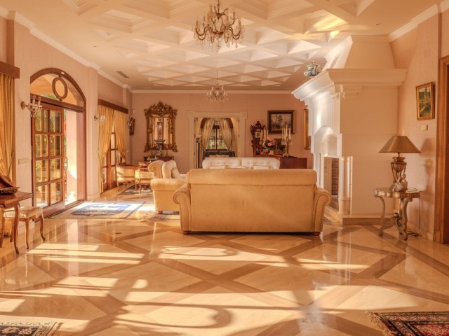 6 Bedrooms Villa in Nueva Andalucía