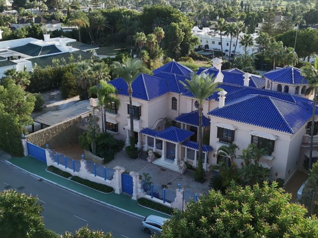 6 Schlafzimmer Villa in Nueva Andalucía