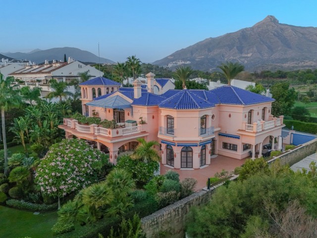 6 Schlafzimmer Villa in Nueva Andalucía