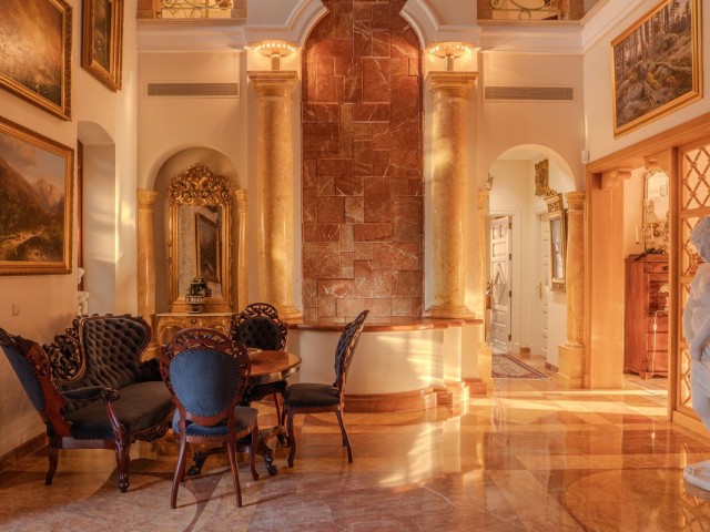 Villa avec 6 Chambres  à Nueva Andalucía