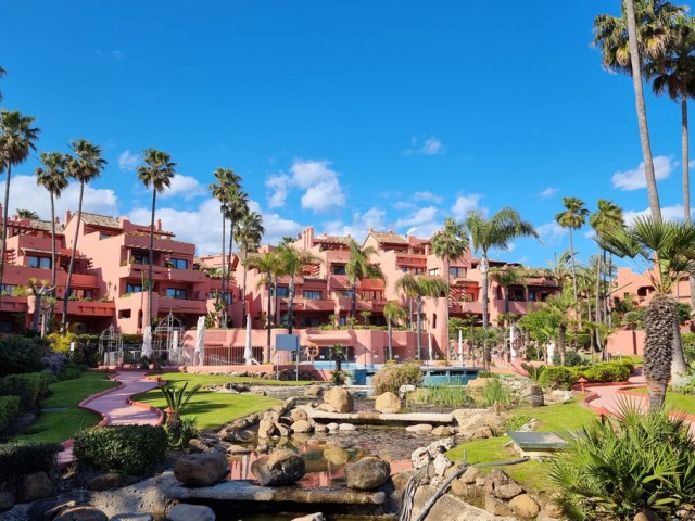 2 Bedrooms Apartment in Estepona