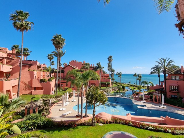2 Bedrooms Apartment in Estepona