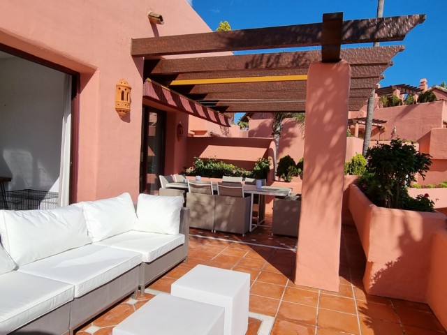 2 Bedrooms Apartment in Estepona