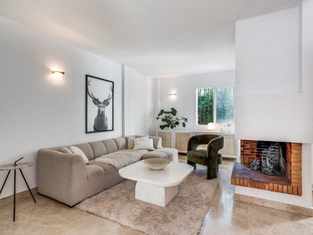 4 Schlafzimmer Reihenhaus in Nueva Andalucía