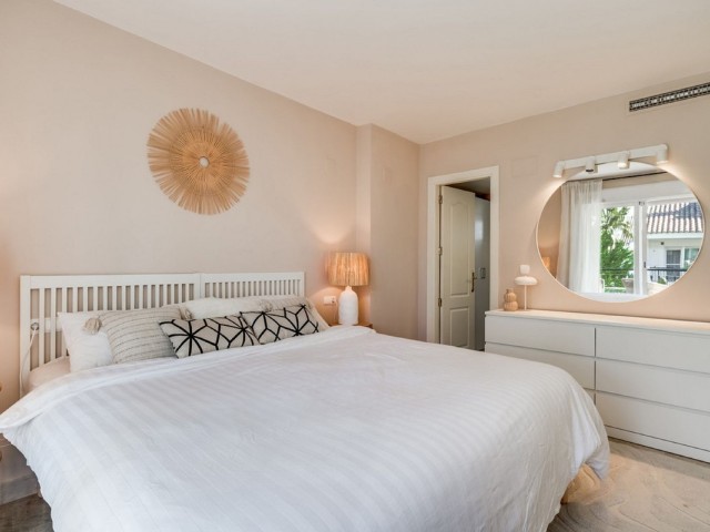 4 Schlafzimmer Reihenhaus in Nueva Andalucía