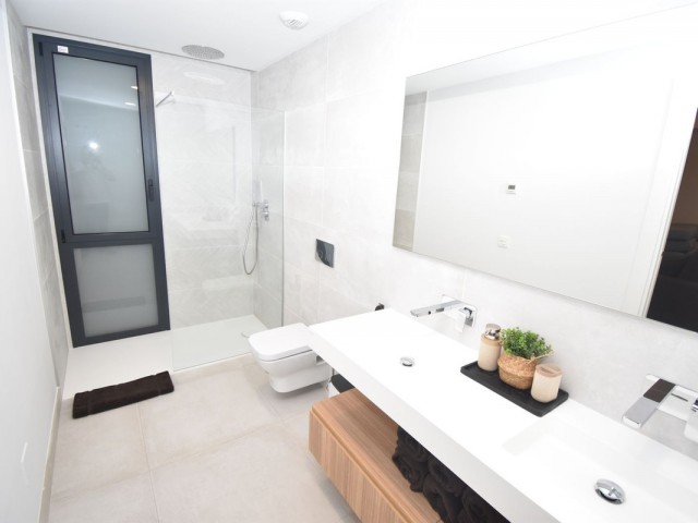 Adosado con 4 Dormitorios  en Mijas Costa