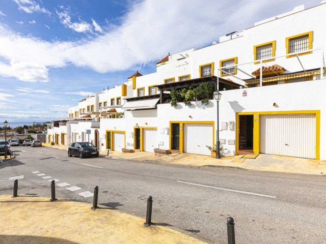 6 Bedrooms Townhouse in Marbella