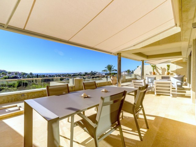 2 Bedrooms Apartment in Nueva Andalucía