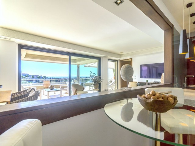 2 Bedrooms Apartment in Nueva Andalucía