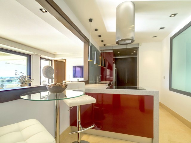 2 Bedrooms Apartment in Nueva Andalucía