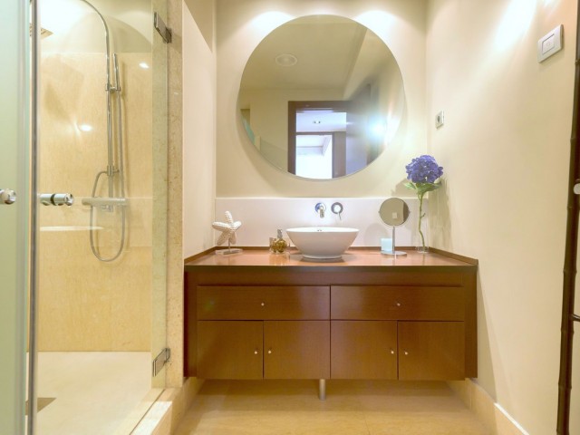 2 Bedrooms Apartment in Nueva Andalucía