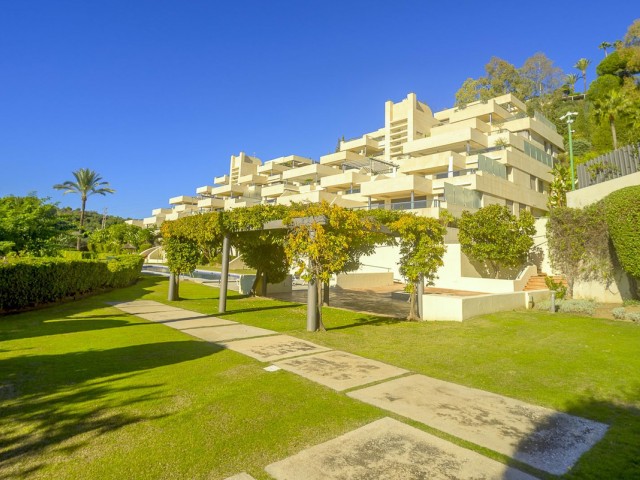 2 Bedrooms Apartment in Nueva Andalucía