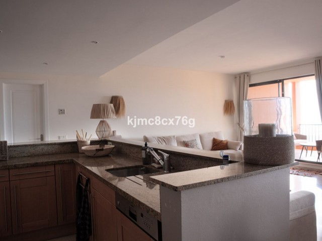 2 Bedrooms Apartment in Calahonda