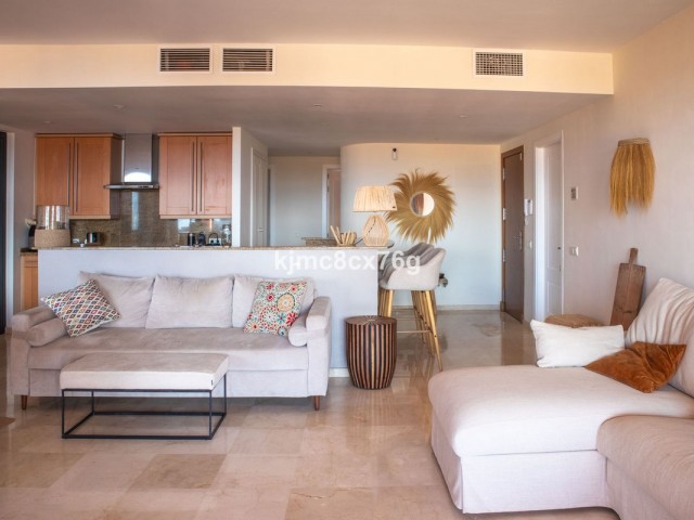 2 Bedrooms Apartment in Calahonda