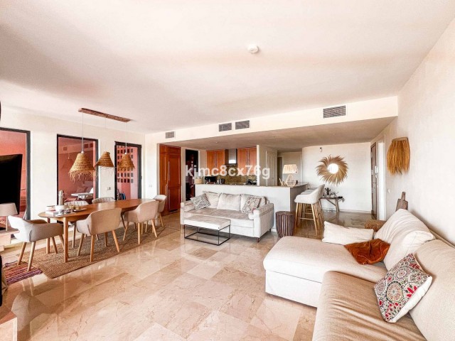 2 Bedrooms Apartment in Calahonda