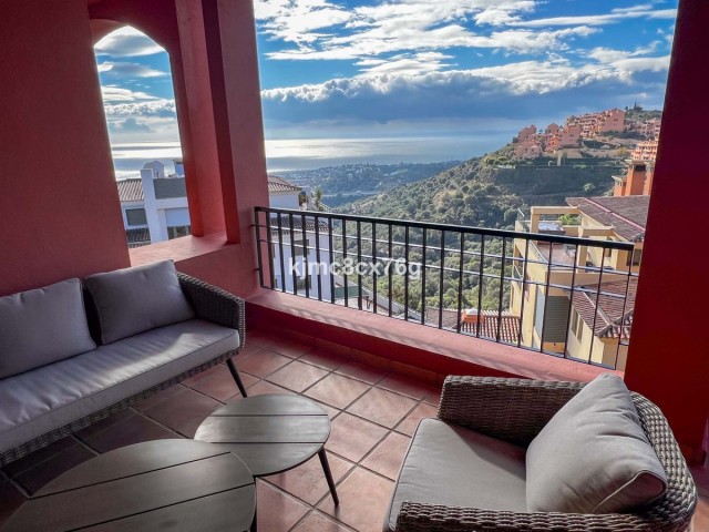 2 Bedrooms Apartment in Calahonda