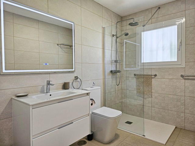 Villa con 4 Dormitorios  en Riviera del Sol