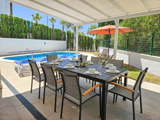 Villa con 4 Dormitorios  en Riviera del Sol